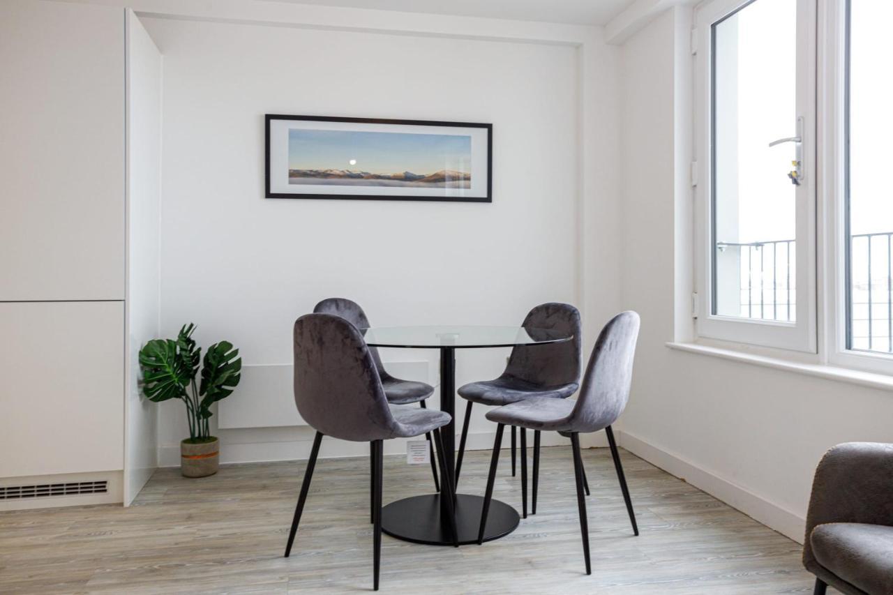 Contemporary 2 Bedroom Duplex In Salford Manchester Bagian luar foto