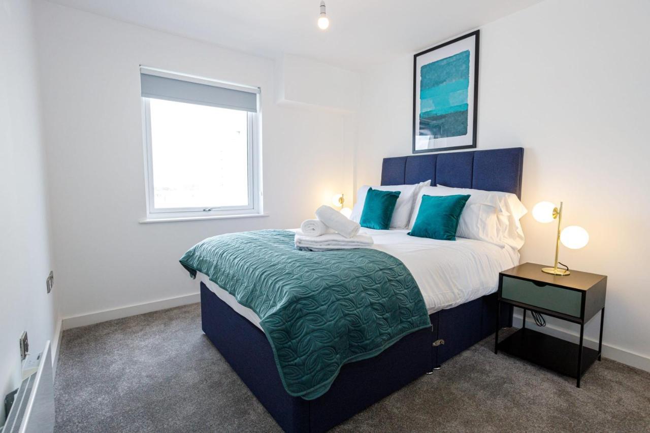 Contemporary 2 Bedroom Duplex In Salford Manchester Bagian luar foto