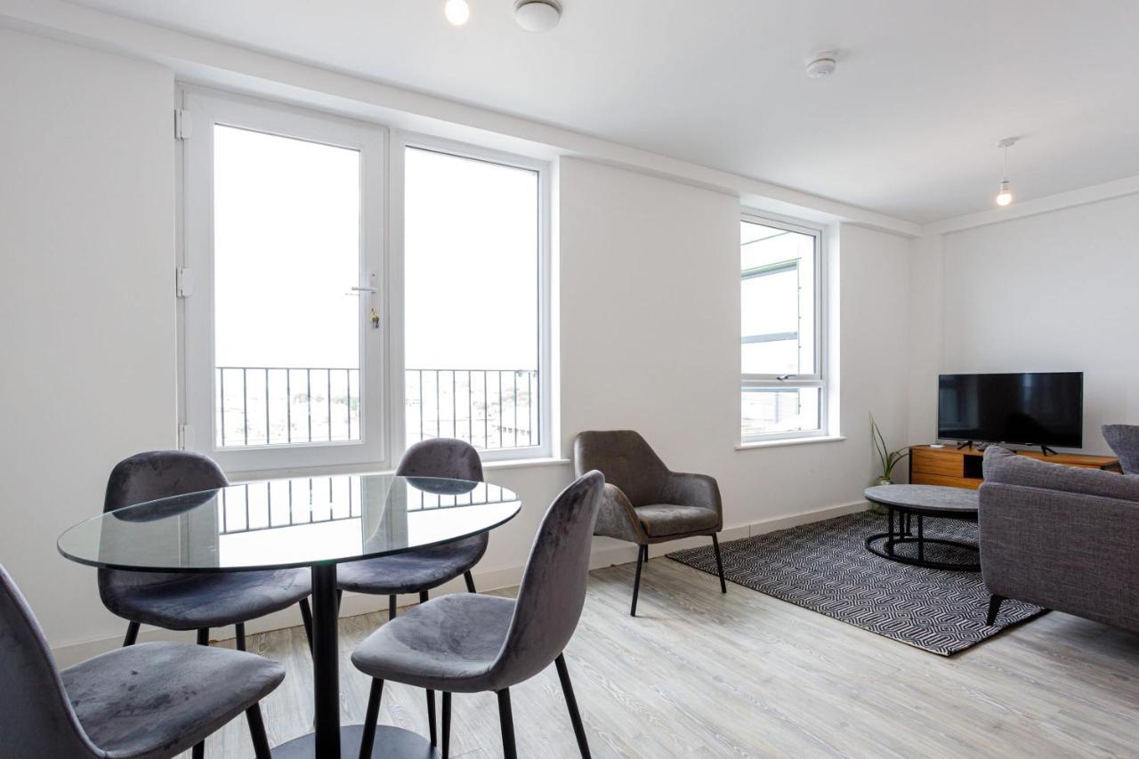 Contemporary 2 Bedroom Duplex In Salford Manchester Bagian luar foto