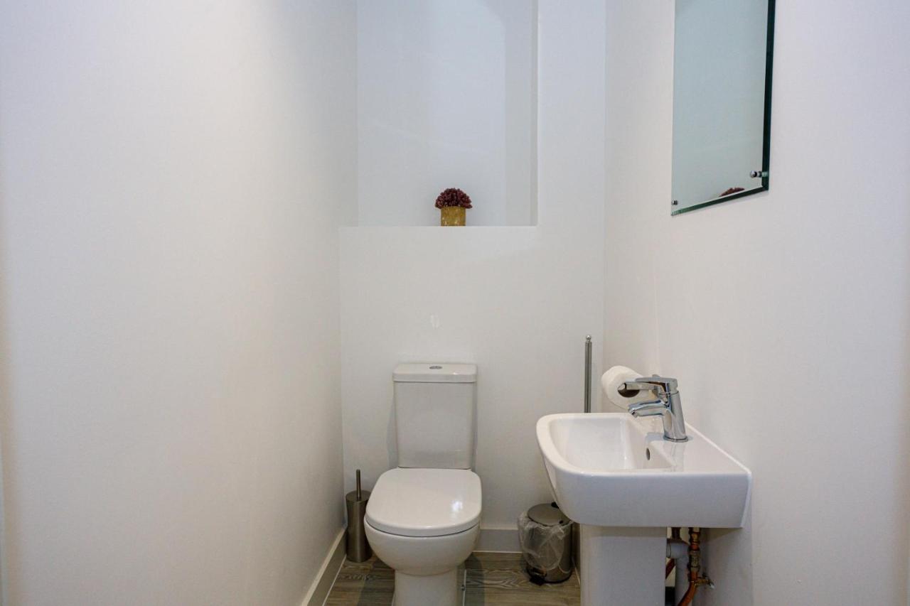 Contemporary 2 Bedroom Duplex In Salford Manchester Bagian luar foto